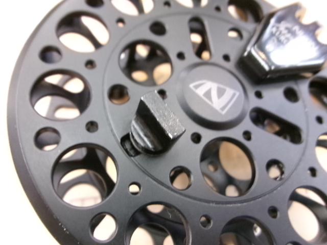 インヴィクタクロダイMBリミテッド85
