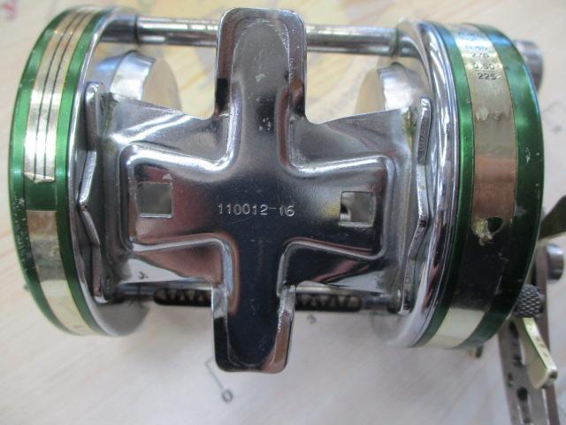 7000B グリーン