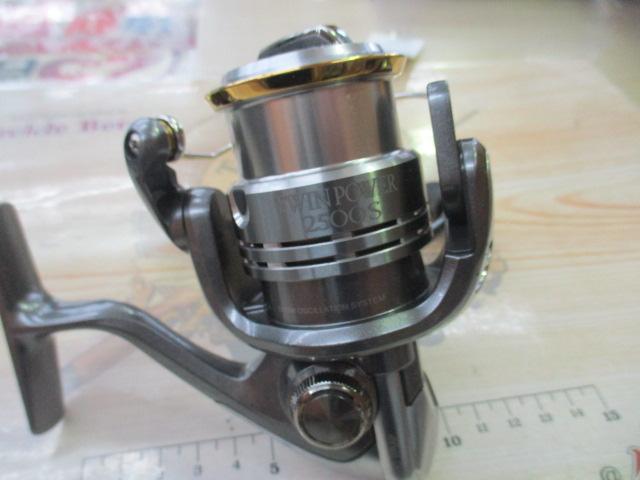 【中古】 シマノ 08 ツインパワー 2500S   /X124M 08ツインパワー2500S｜＠ベリーネット 日本最大新品中古釣具WEBショップ
