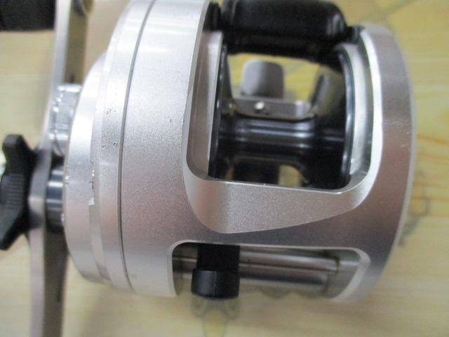 13カルカッタ 300 (RH)｜＠ベリーネット 日本最大新品中古釣具WEBショップ