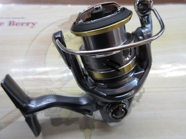 中古美品Shimano ULTEGRA 1000 スピニングリール 本体 17アルテグラ 1000｜＠ベリーネット 日本最大新品中古釣具WEBショップ