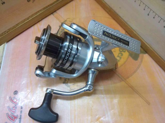 シマノ　SHIMANO　13ナスキー4000HG　スピニングリール シマノ SHIMANO 13ナスキー4000HG スピニングリール 13ナスキー 4000HG