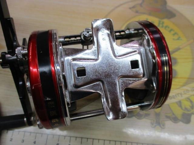 7000 レッド