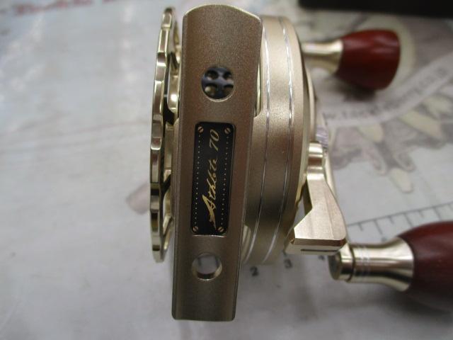 カセ筏師 アスリート70 レーサーG(右) ゴールド