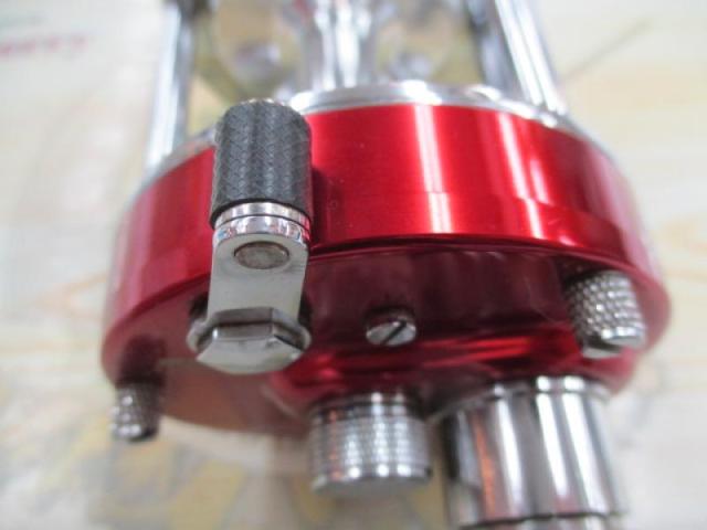 7000i レッド