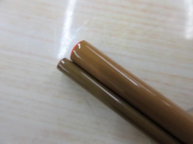 特作色華 8